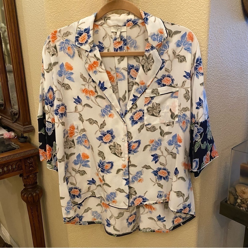 SOLD!! JOIE Desmonda Floral 100% Silk 3/4 Sleeve Pajama Style Button Top-Medium - Picture 1 of 9